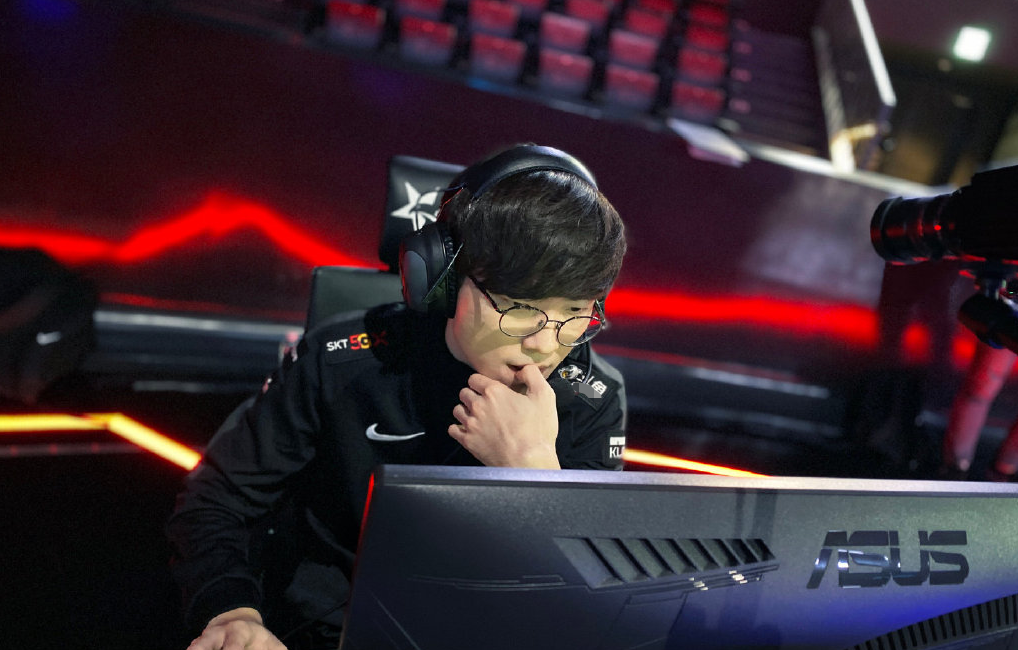 Faker与90激战快船分钟,最后时刻胜出胜负难料!,凯恩焦点对战赛场气氛高涨(快船vs凯尔特人全场录像回放)-爱游戏APP