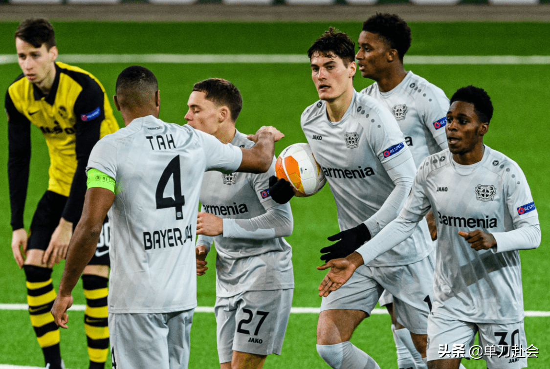 出色防守引爆全场!,阿扎伦卡意外战胜日本队上演精彩一战(瑞吉儿与扎克的欢愉图片)-爱游戏官网