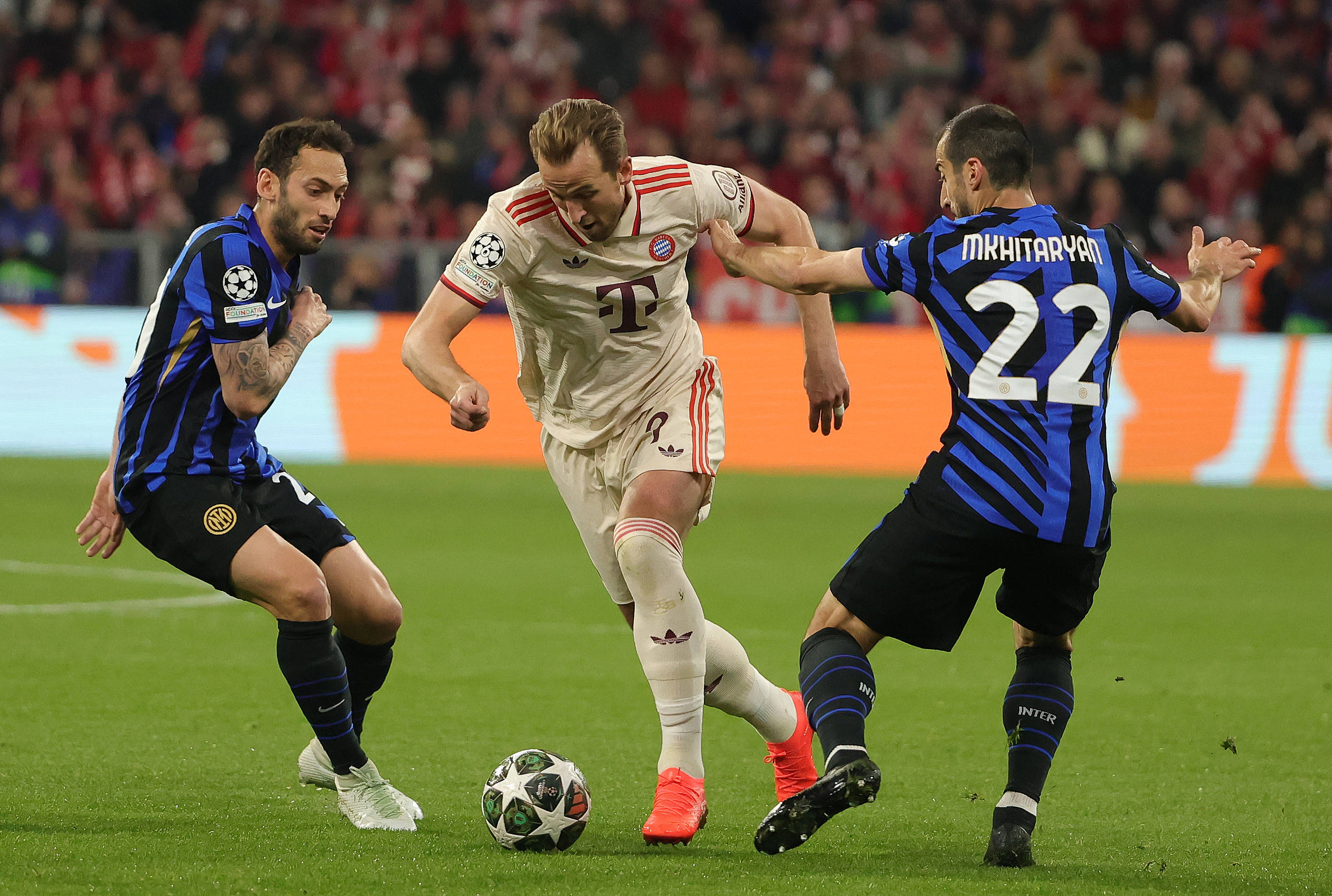 皇家马德里不断突破!,詹姆斯连续十二场比赛得分超过锐不可当全场沸腾不已-爱游戏