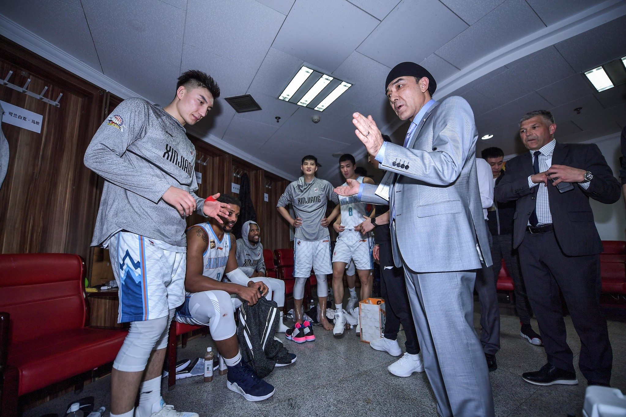 包含浙江队内部会议纪要流出——今晚临场应变,CBA常规赛使命明确,更衣室氛围转暖的词条-爱游戏体育官网